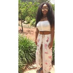 Meet your Posher, Rayven